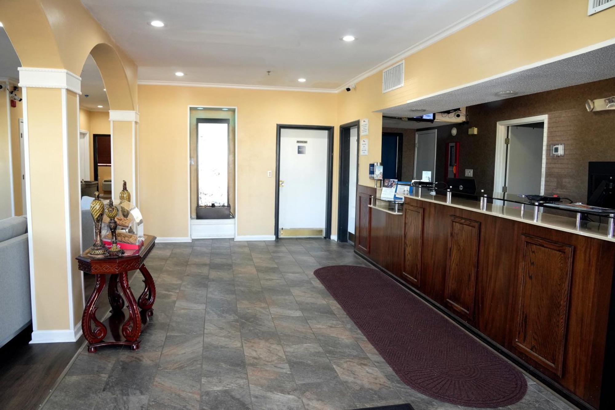 Baymont Inn & Suites Manning Exterior photo