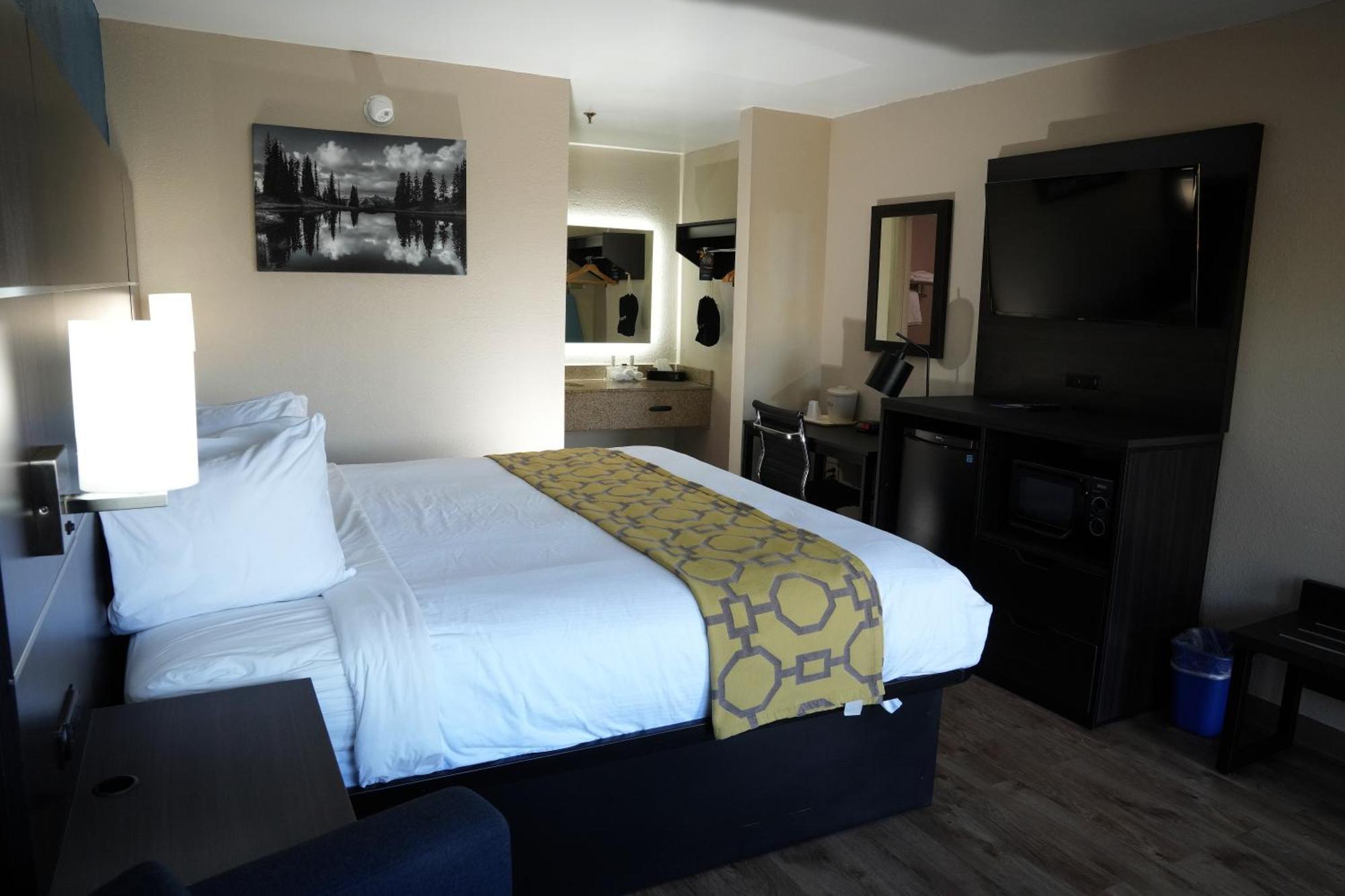 Baymont Inn & Suites Manning Exterior photo